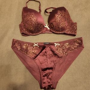 Elle MacPherson Intimates Lingerie Set